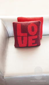 Чехол для подушки с вывязанным словом "Love", схема вязания на сайте Люди Вяжут