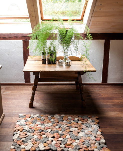 Свалянный коврик из связанных крючком «камней», схема вязания на сайте Люди Вяжут